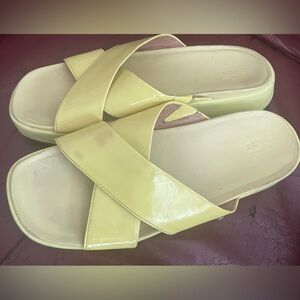 UGG Emily Sandal 7.5